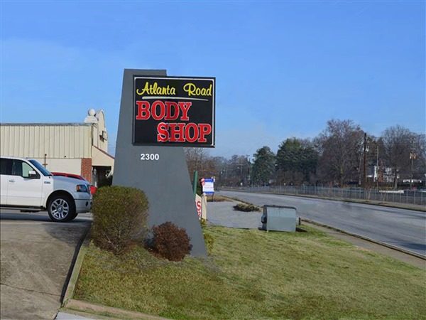 Atlanta Road Body Shop sign